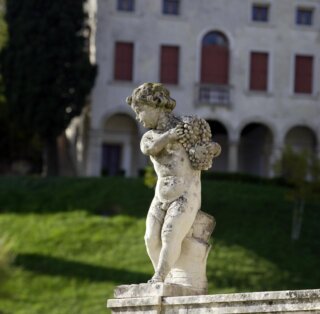 Moscato wine statue